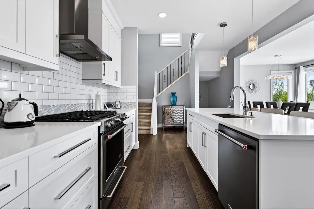 219 Legacy Mount SE Calgary AB T2X 2G8
