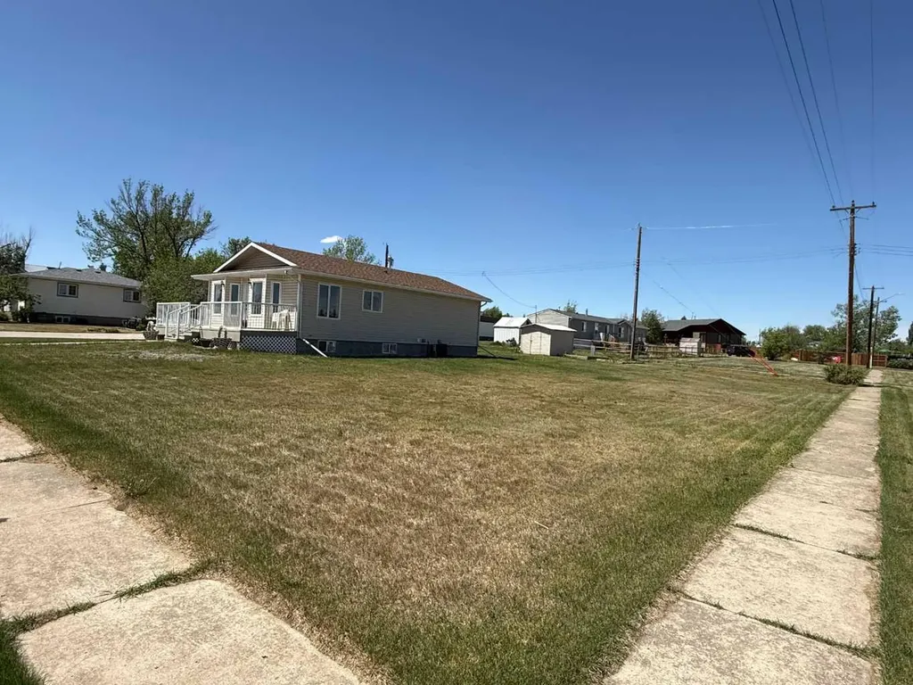 325 2 Avenue N Champion AB T0L 0R0