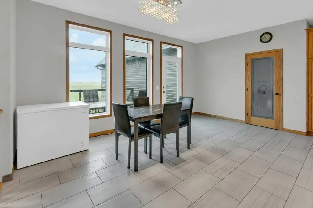 242017 Township Road 232 Rural Wheatland County AB T1P 1J6