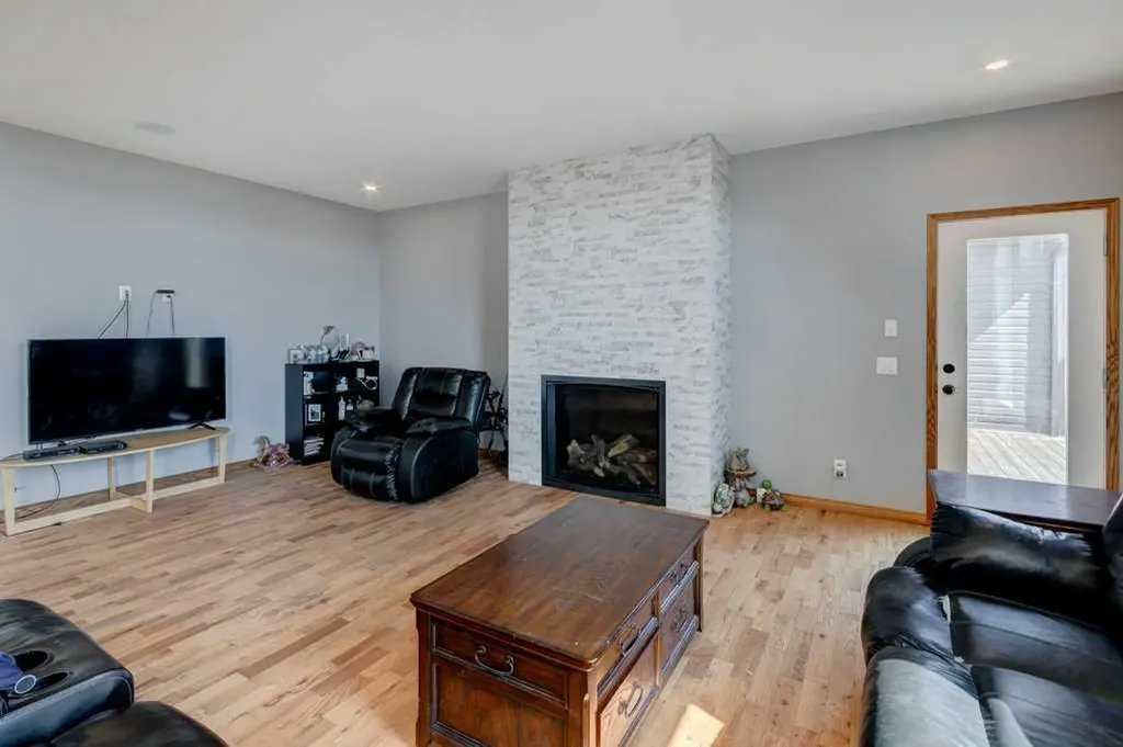 242017 Township Road 232 Rural Wheatland County AB T1P 1J6