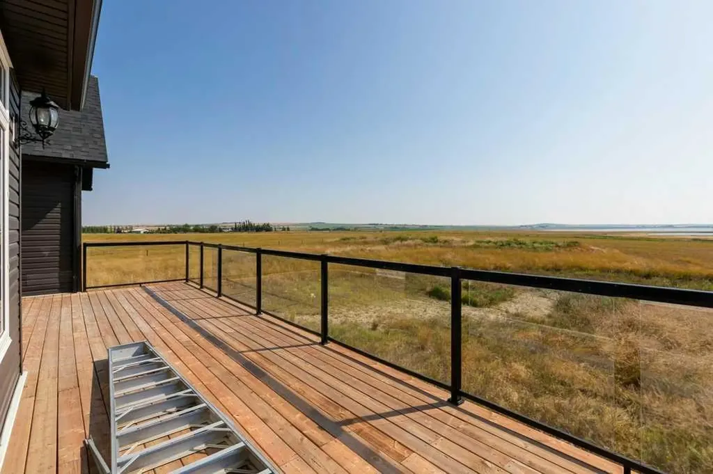 242017 Township Road 232 Rural Wheatland County AB T1P 1J6