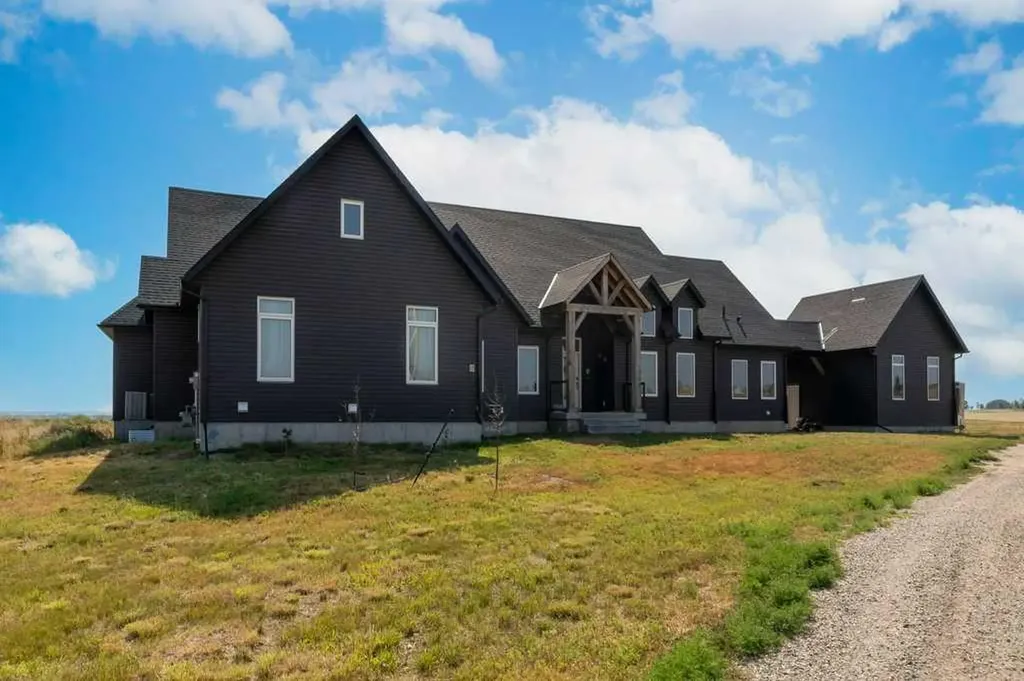 242017 Township Road 232 Rural Wheatland County AB T1P 1J6