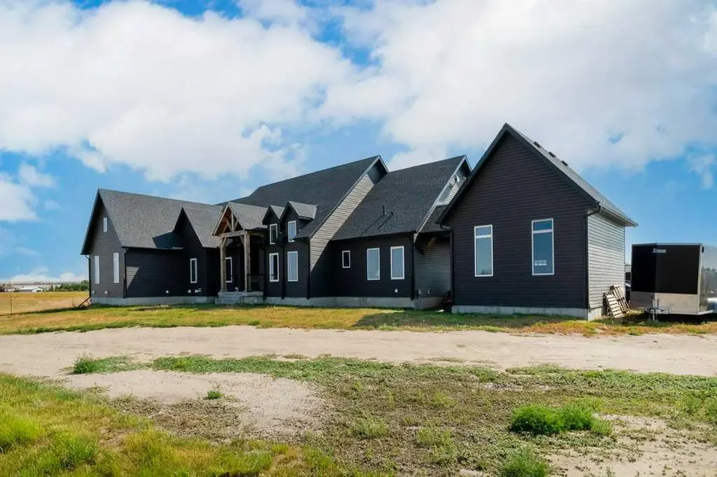 242017 Township Road 232 Rural Wheatland County AB T1P 1J6