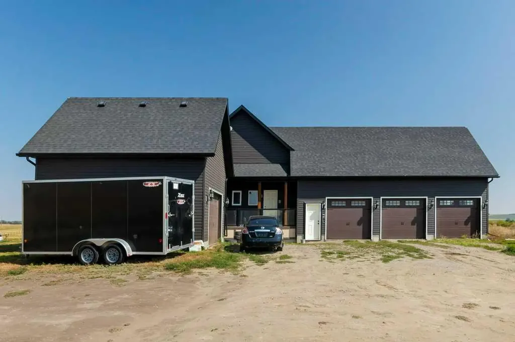 242017 Township Road 232 Rural Wheatland County AB T1P 1J6