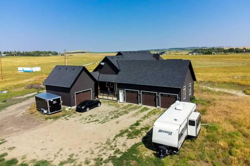 242017 Township Road 232 Rural Wheatland County AB T1P 1J6