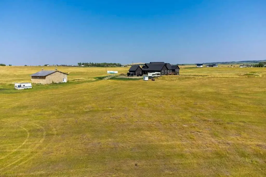242017 Township Road 232 Rural Wheatland County AB T1P 1J6
