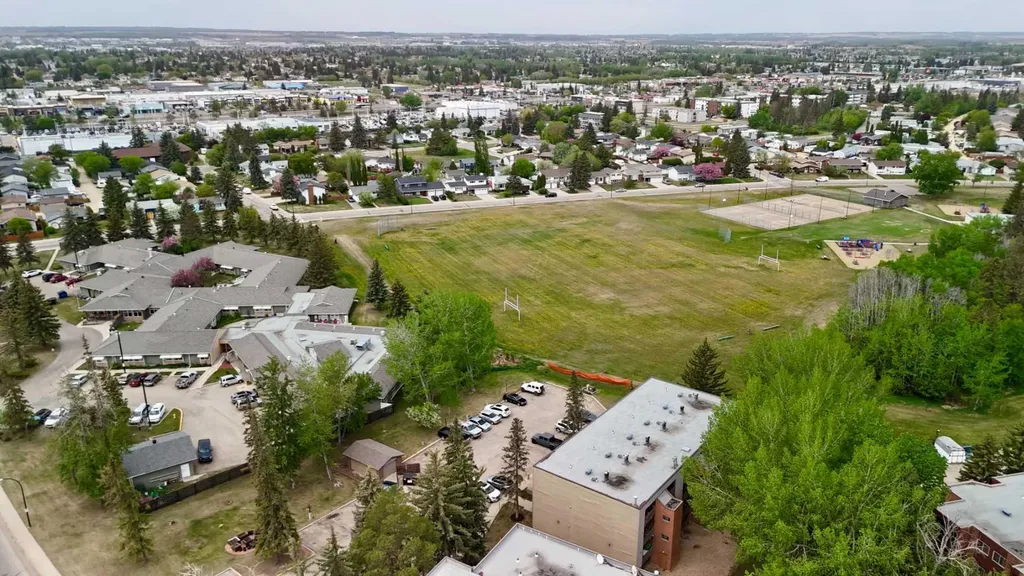 80 Piper Drive Red Deer AB T4P1H8