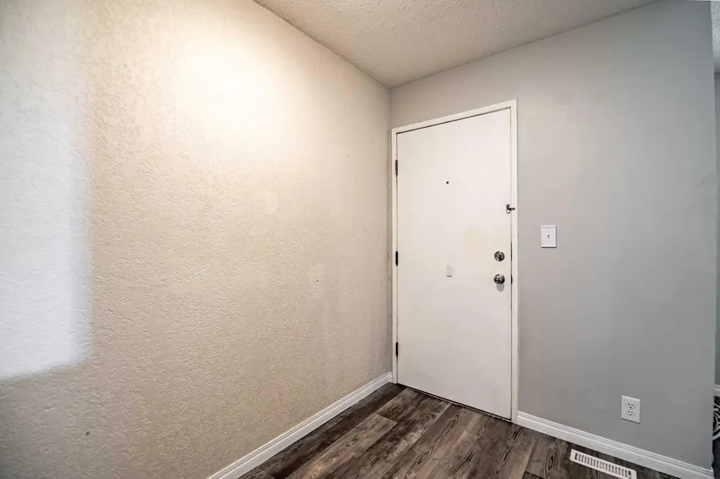 80 Piper Drive Red Deer AB T4P1H8