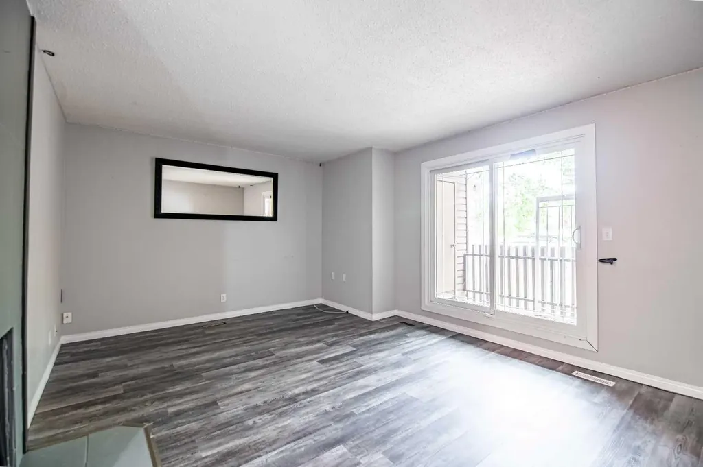 80 Piper Drive Red Deer AB T4P1H8