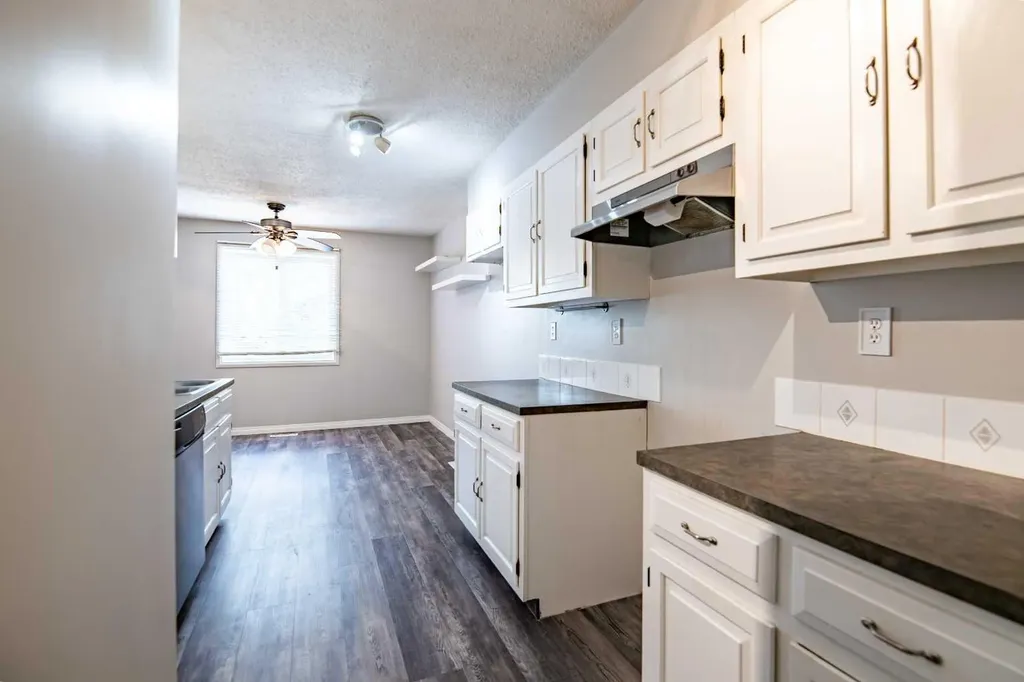 80 Piper Drive Red Deer AB T4P1H8