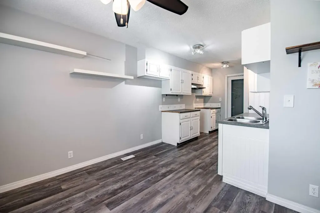 80 Piper Drive Red Deer AB T4P1H8