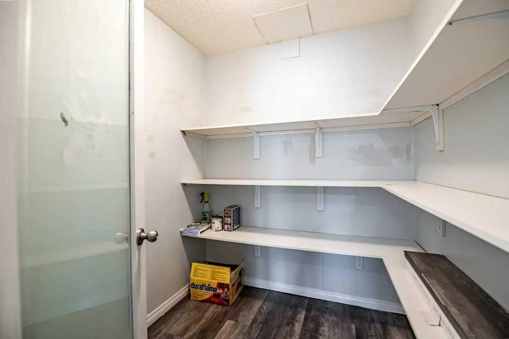 80 Piper Drive Red Deer AB T4P1H8