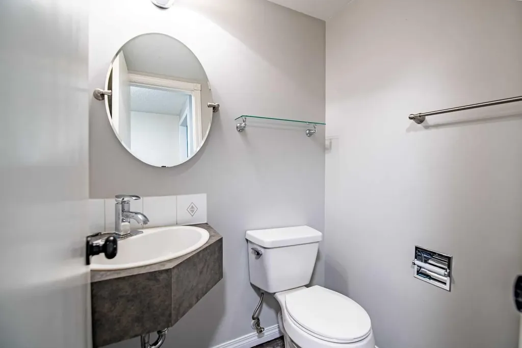 80 Piper Drive Red Deer AB T4P1H8