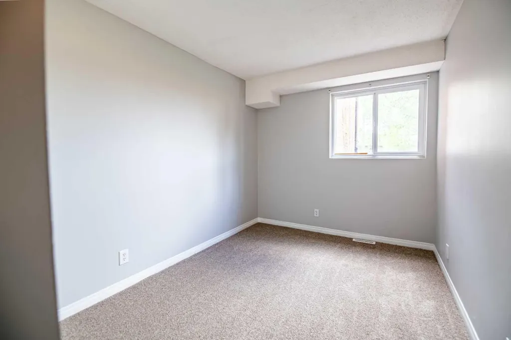 80 Piper Drive Red Deer AB T4P1H8