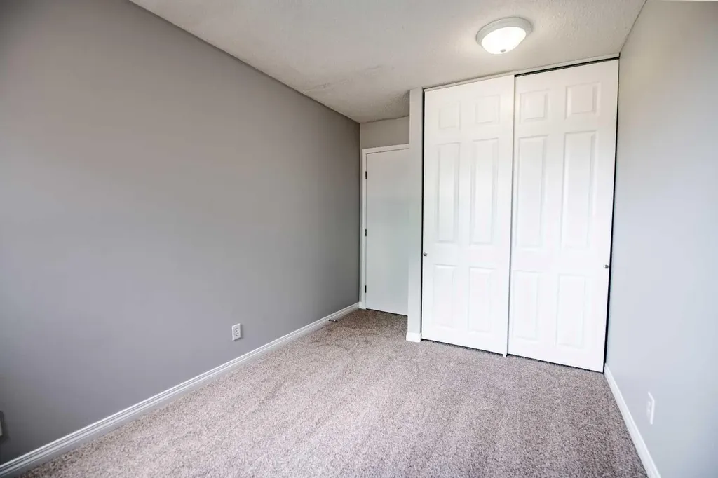 80 Piper Drive Red Deer AB T4P1H8