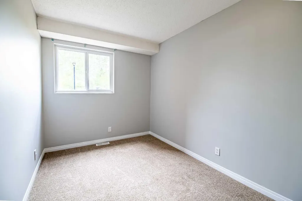 80 Piper Drive Red Deer AB T4P1H8