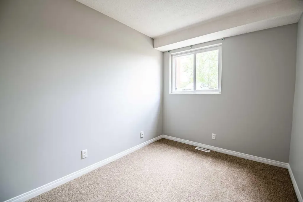 80 Piper Drive Red Deer AB T4P1H8