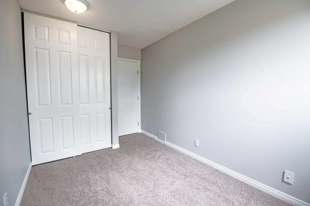 80 Piper Drive Red Deer AB T4P1H8