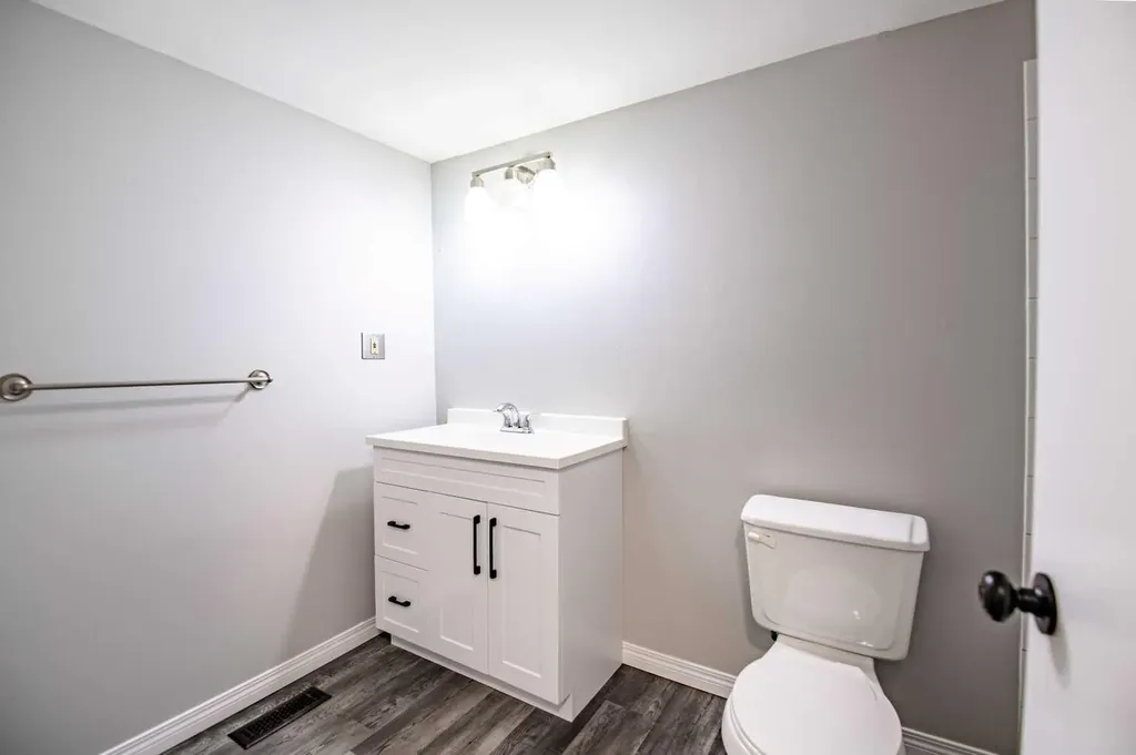 80 Piper Drive Red Deer AB T4P1H8