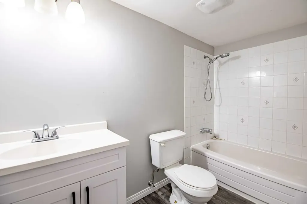 80 Piper Drive Red Deer AB T4P1H8