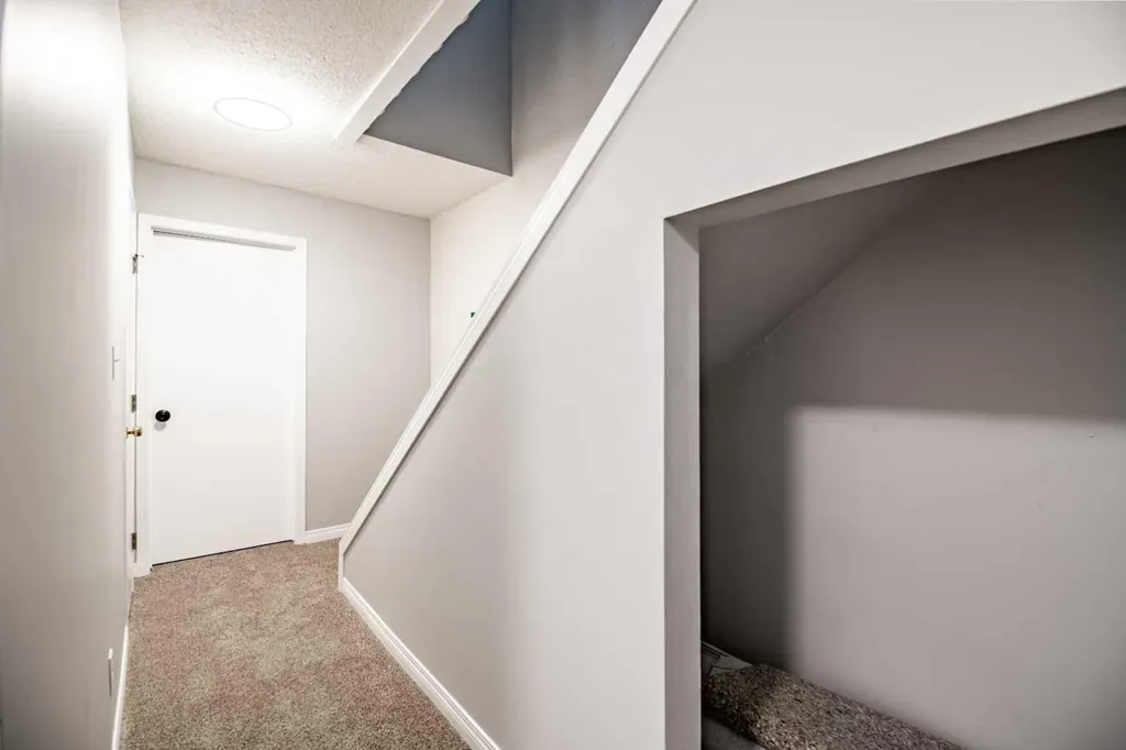 80 Piper Drive Red Deer AB T4P1H8