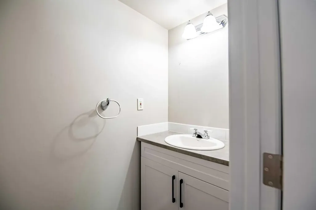 80 Piper Drive Red Deer AB T4P1H8