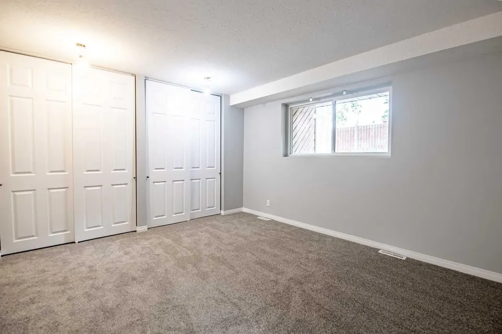 80 Piper Drive Red Deer AB T4P1H8