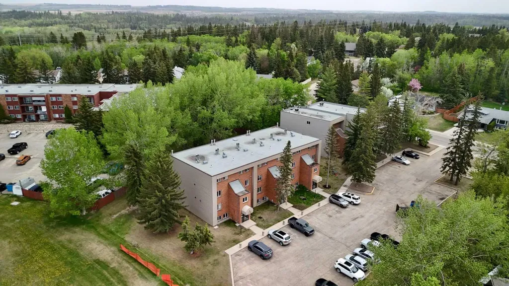 80 Piper Drive Red Deer AB T4P1H8