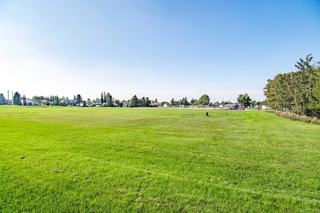 80 Piper Drive Red Deer AB T4P1H8