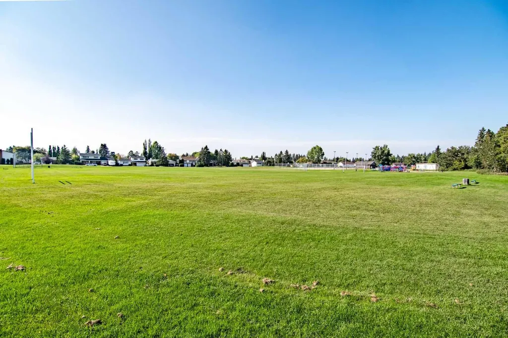 80 Piper Drive Red Deer AB T4P1H8