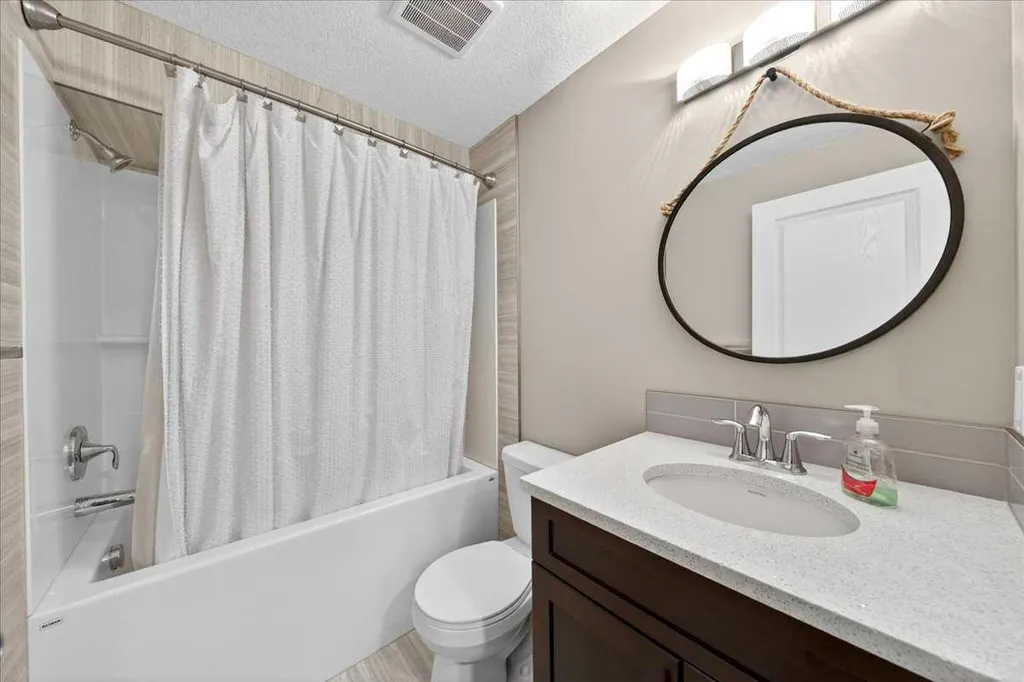 36 Mahogany Row SE Calgary AB T3M 1S9
