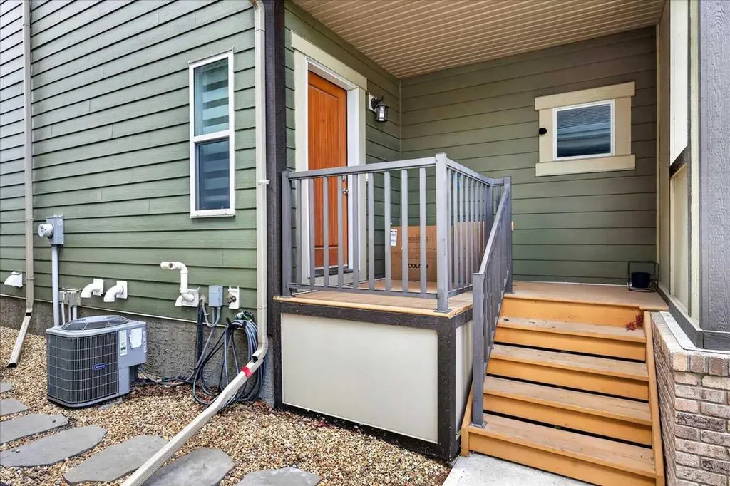 36 Mahogany Row SE Calgary AB T3M 1S9