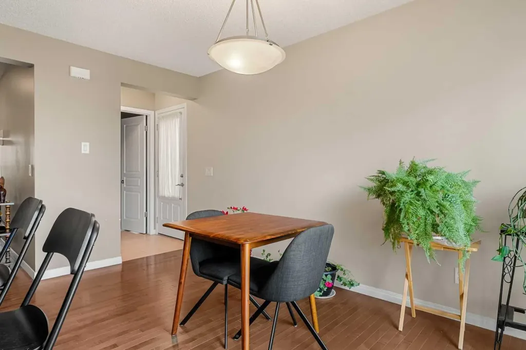 249 Elgin Meadows Park SE Calgary AB T2Z0M4