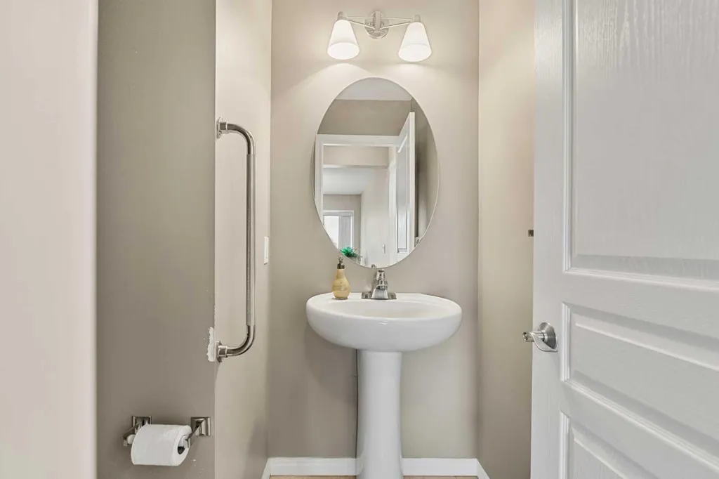 249 Elgin Meadows Park SE Calgary AB T2Z0M4