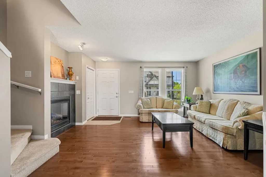 249 Elgin Meadows Park SE Calgary AB T2Z0M4