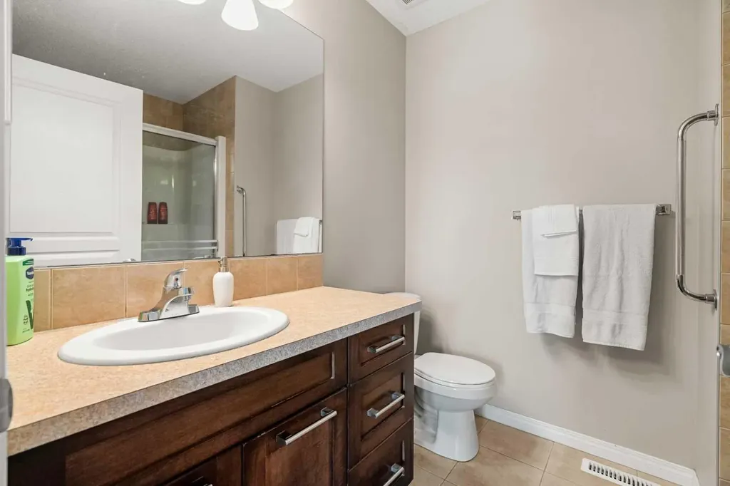 249 Elgin Meadows Park SE Calgary AB T2Z0M4
