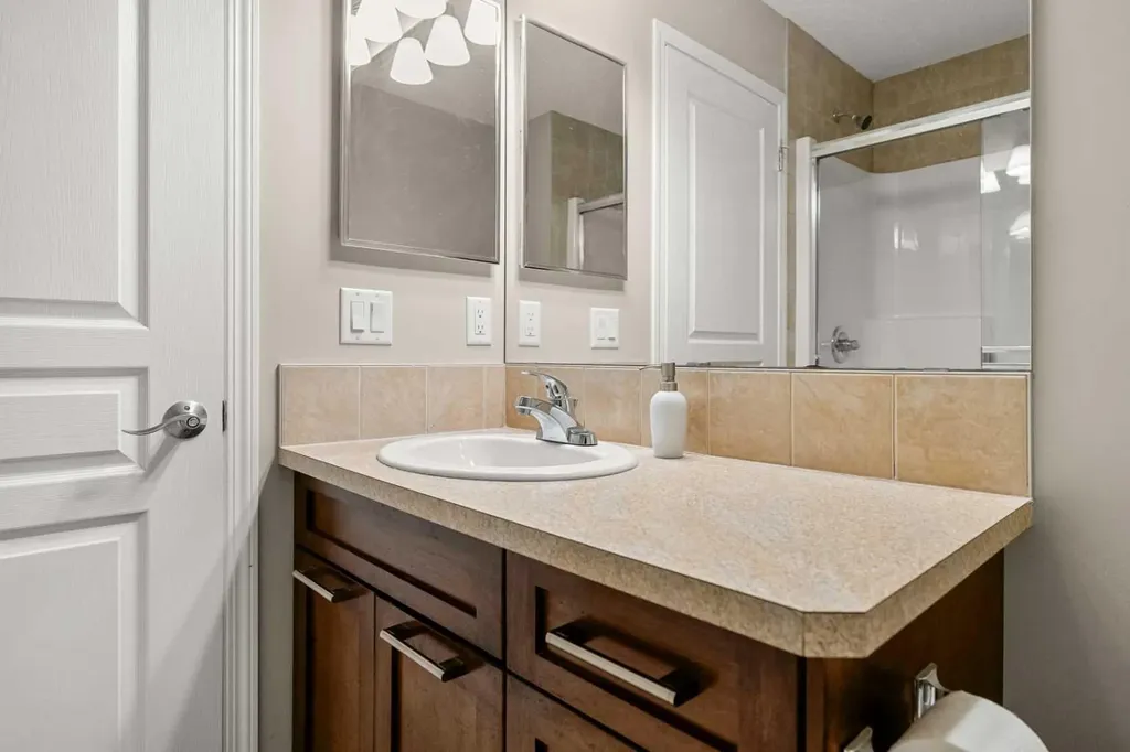 249 Elgin Meadows Park SE Calgary AB T2Z0M4