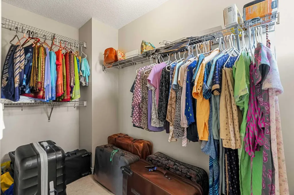249 Elgin Meadows Park SE Calgary AB T2Z0M4