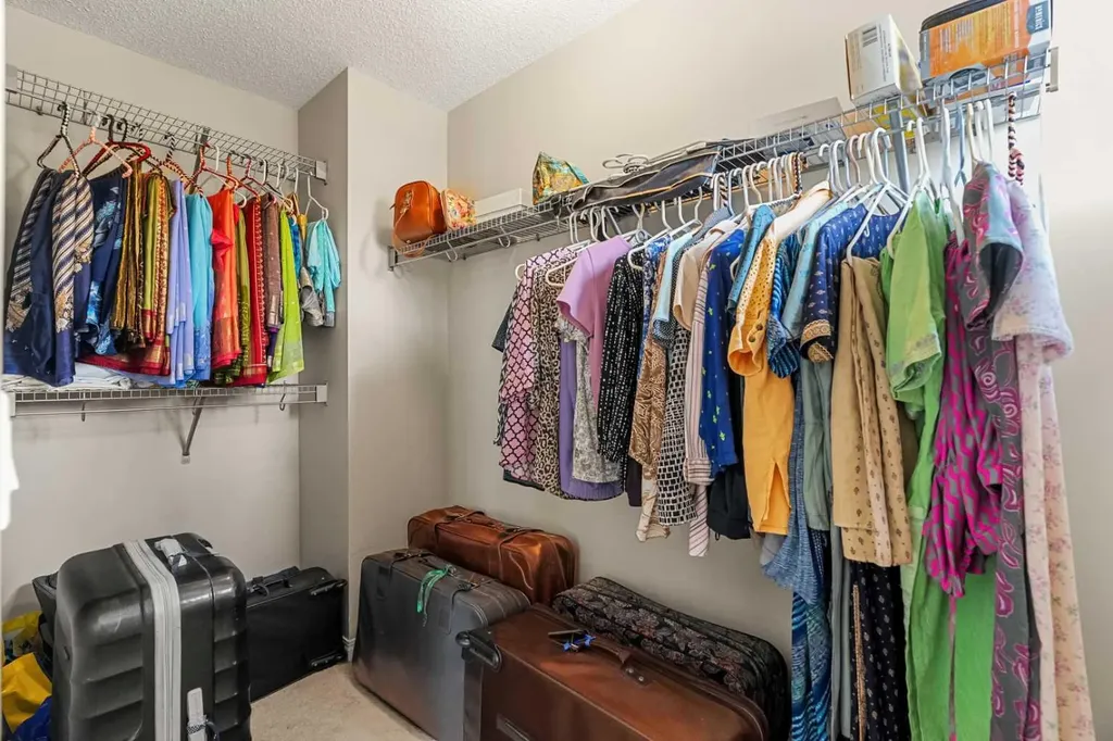 249 Elgin Meadows Park SE Calgary AB T2Z0M4