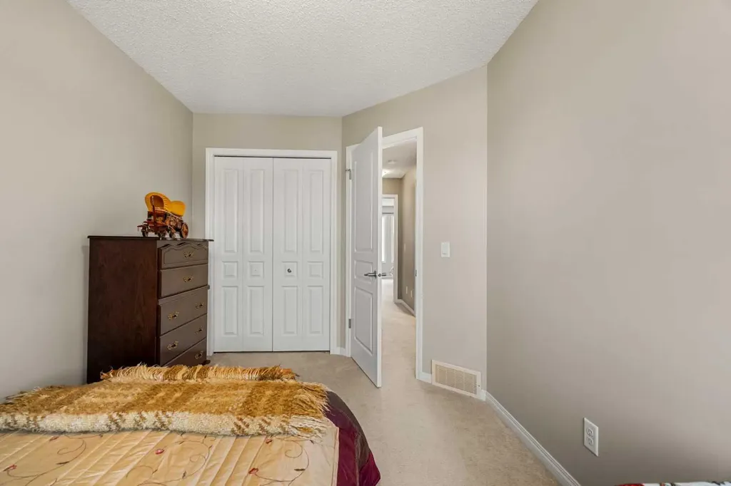 249 Elgin Meadows Park SE Calgary AB T2Z0M4