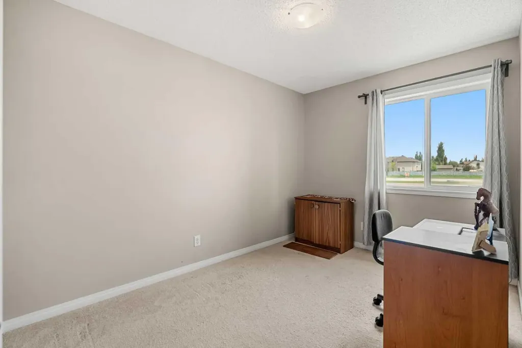 249 Elgin Meadows Park SE Calgary AB T2Z0M4