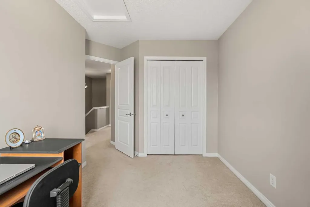 249 Elgin Meadows Park SE Calgary AB T2Z0M4