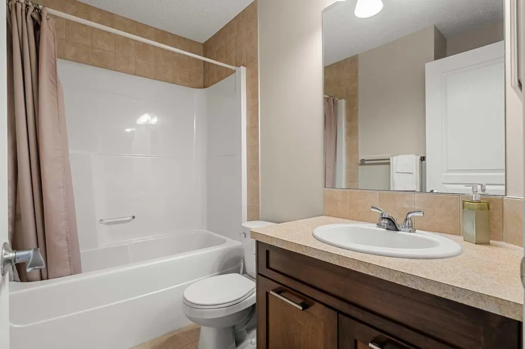 249 Elgin Meadows Park SE Calgary AB T2Z0M4