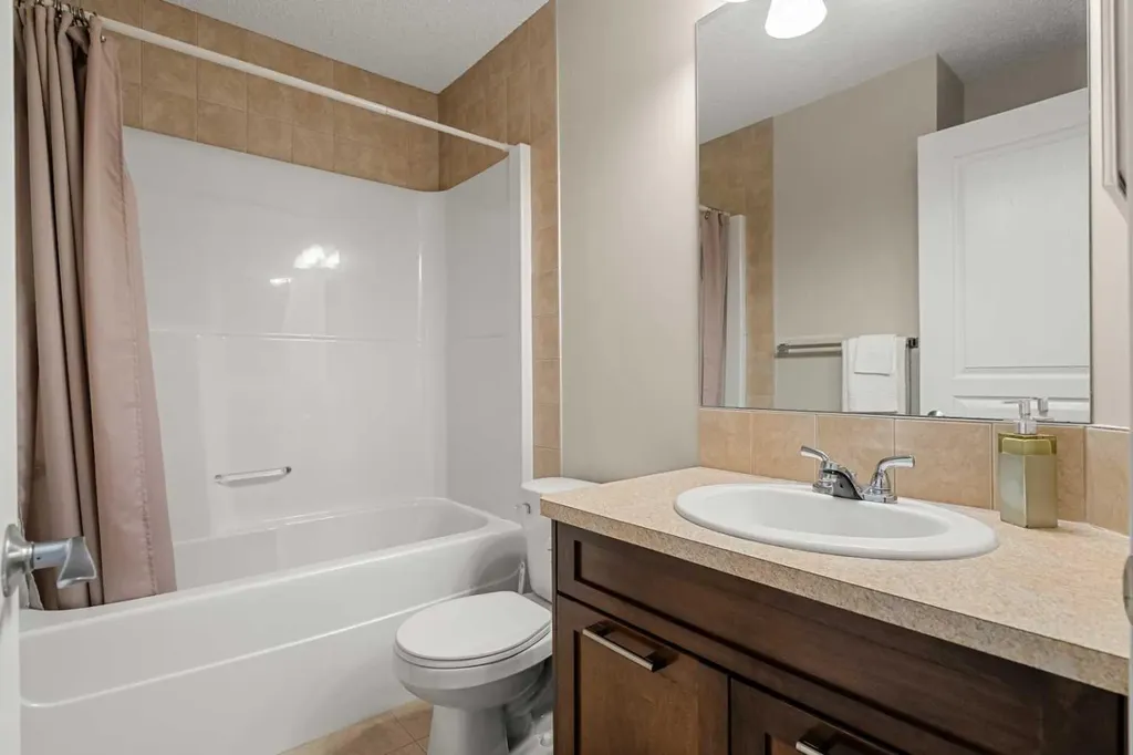 249 Elgin Meadows Park SE Calgary AB T2Z0M4