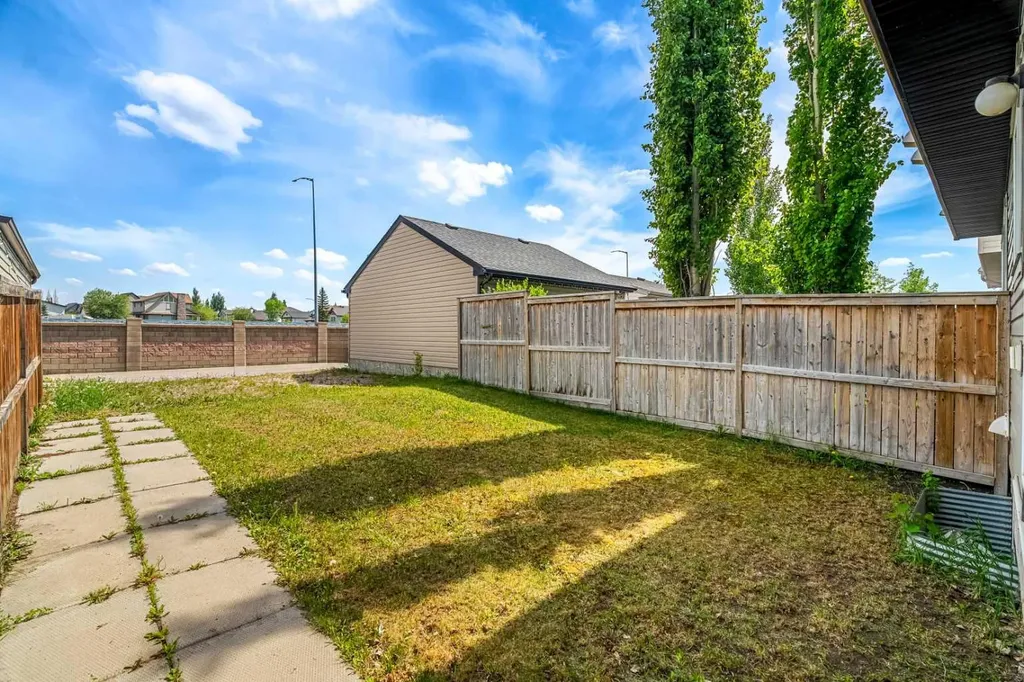 249 Elgin Meadows Park SE Calgary AB T2Z0M4