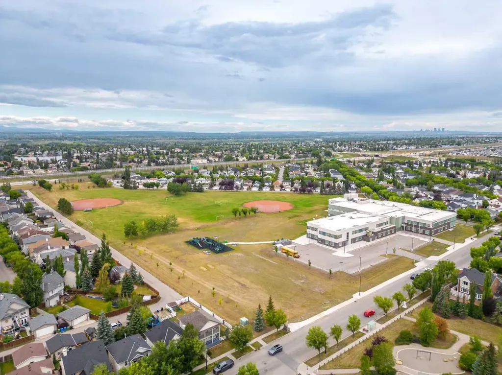 249 Elgin Meadows Park SE Calgary AB T2Z0M4