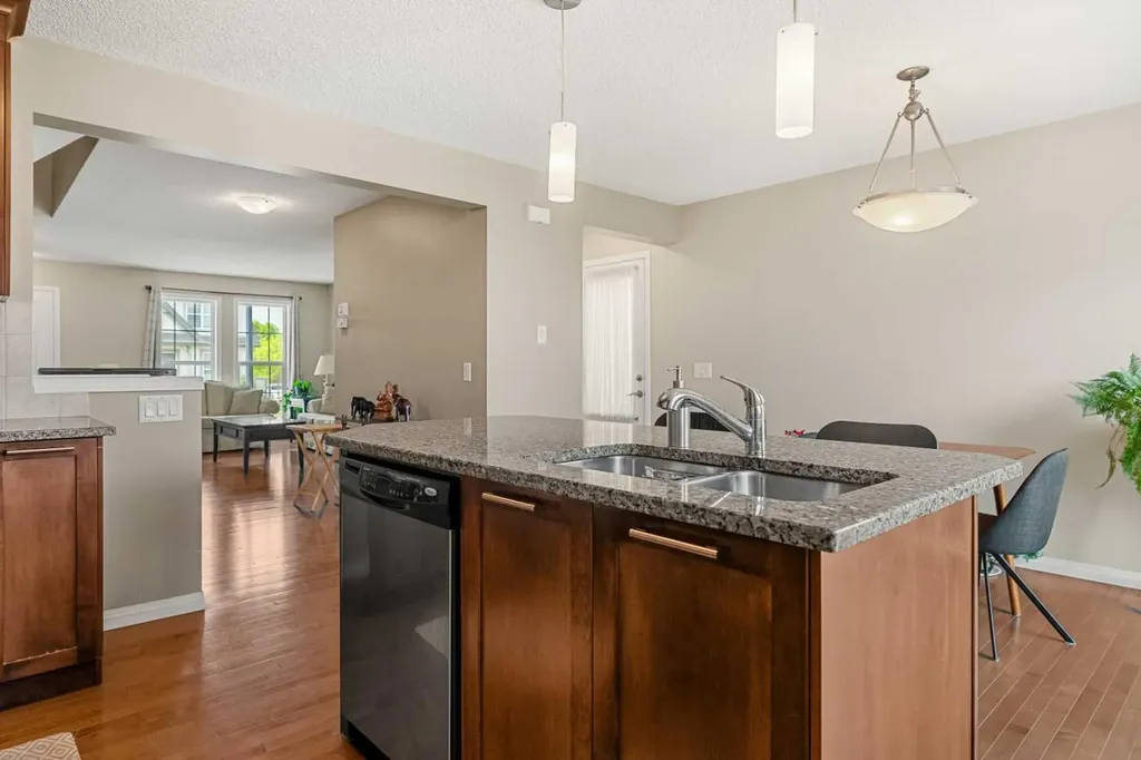 249 Elgin Meadows Park SE Calgary AB T2Z0M4