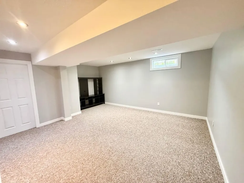 110 Tamarack Avenue Hinton AB T7V1C5