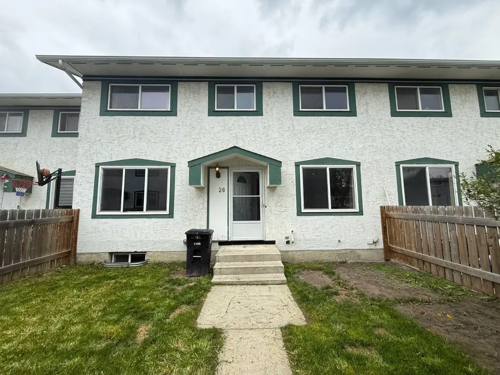 110 Tamarack Avenue Hinton AB T7V1C5