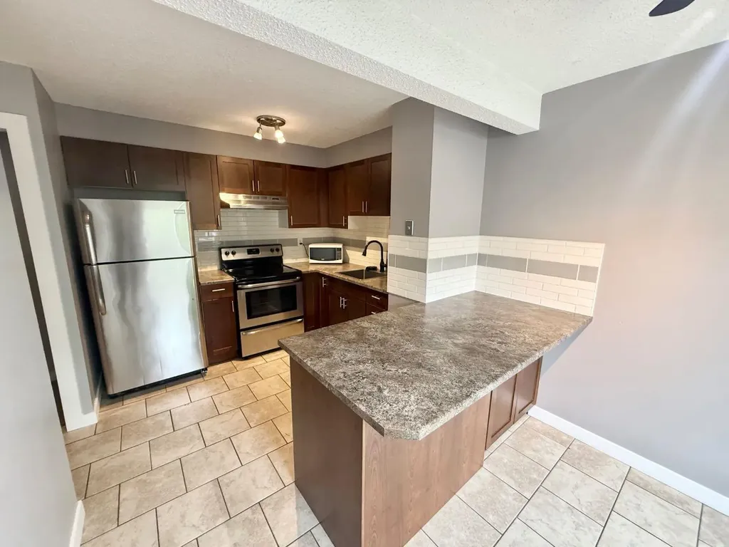 110 Tamarack Avenue Hinton AB T7V1C5